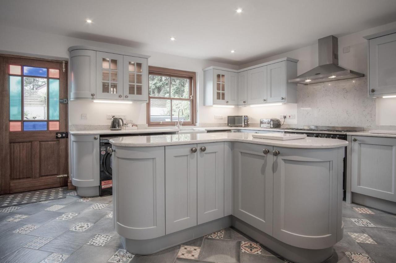 Pendeilo Villa - 5 Bedroom Holiday Home - Amroth Bagian luar foto